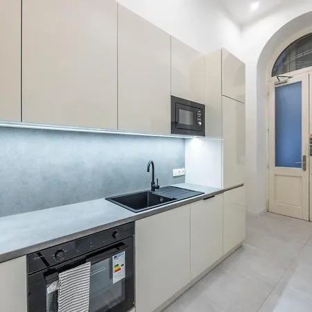 Appartamento Charming E24 Grand Next To The Andrassy Fashion St Budapest
