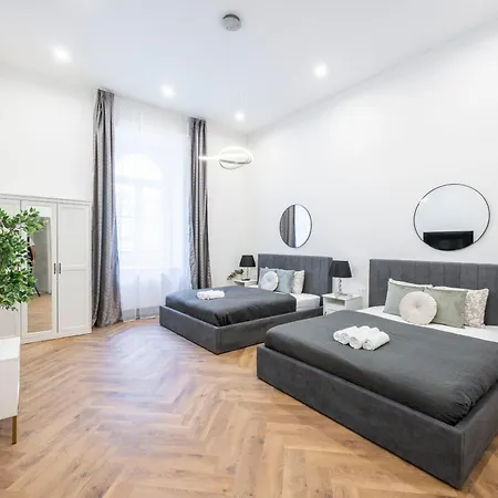 Appartamento Charming E24 Grand Next To The Andrassy Fashion St Budapest