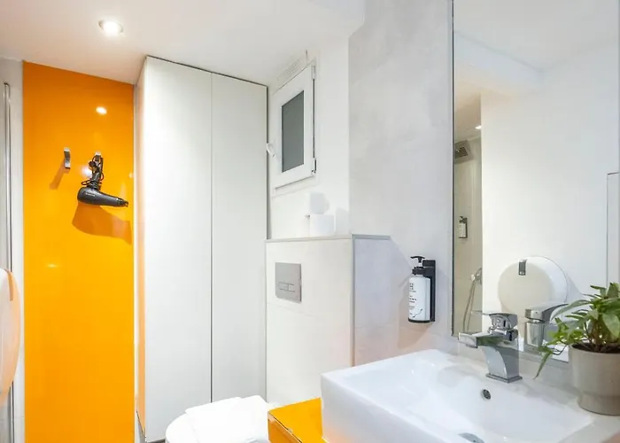 Charming E24 Grand Next To The Andrassy Fashion St *