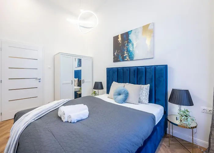 Charming E24 Grand Next To The Andrassy Fashion St *