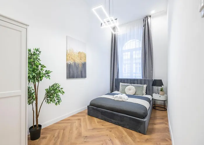 Charming E24 Grand Next To The Andrassy Fashion St Apartament