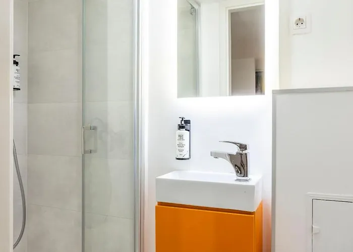Apartament Charming E24 Grand Next To The Andrassy Fashion St *