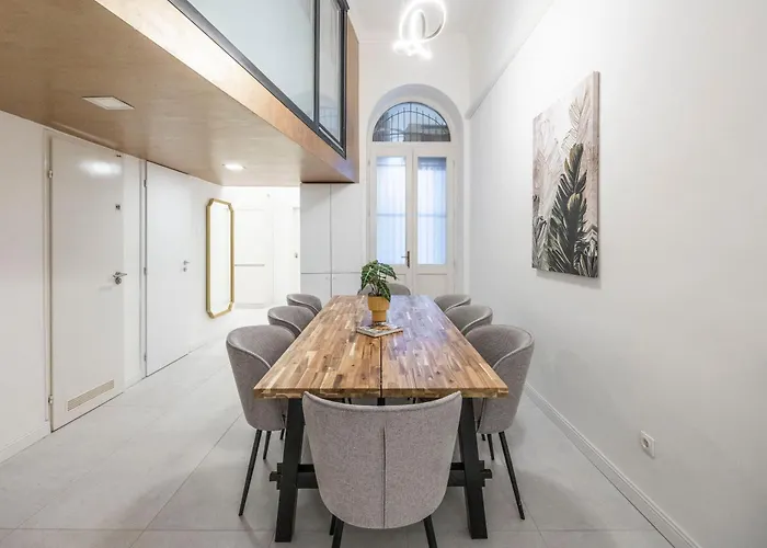 Charming E24 Grand Next To The Andrassy Fashion St